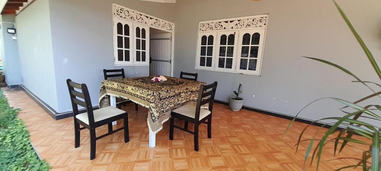 Tehan Homestay Dickwella Quarto foto